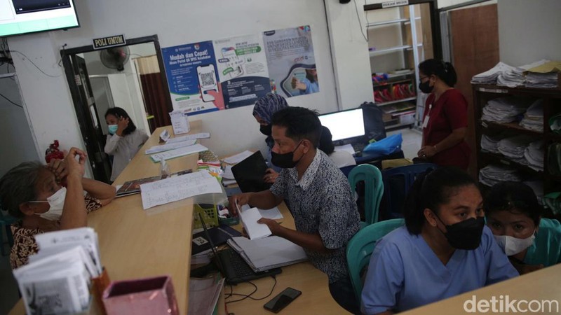 Puskesmas Waingapu di Sumba Timur sangat terbantu dengan program Bakti Kominfo. Kini pelayanan di puskesmas semakin baik dengan akses internet gratis.