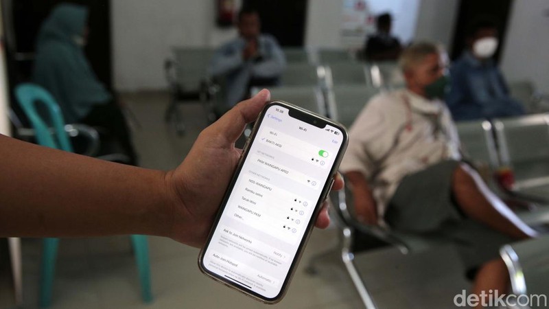 Puskesmas Waingapu di Sumba Timur sangat terbantu dengan program Bakti Kominfo. Kini pelayanan di puskesmas semakin baik dengan akses internet gratis.