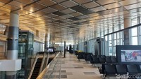 Bandara ini diproyeksikan memiliki kapasitas 1,5 juta penumpang per tahun dan memiliki landasan pacu sepanjang 3.300 meter.   