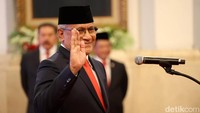 Pelantikan berdasarkan Keputusan Presiden Republik Indonesia (Keppres) Nomor 182/TPA Tahun 2023 tentang Pemberhentian dan Pengangkatan dari dan dalam Jabatan Pimpinan Tinggi Utama di Lingkungan Badan Narkotika Nasional.  