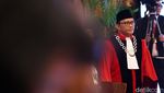 Dilantik Jokowi, Ridwan Mansyur Resmi Menjadi Hakim MK