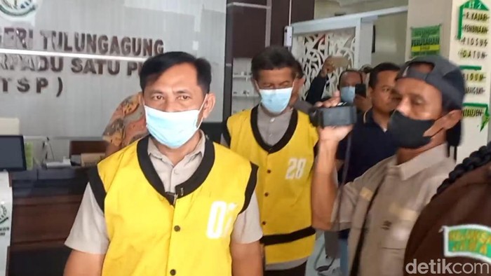 Kejari Tulungagung tahan 2 tersangka koruptor gamelan Dinas Pendidikan
