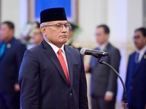 Intip Garasi Marthinus Hukom yang Dilantik Jadi Kepala BNN