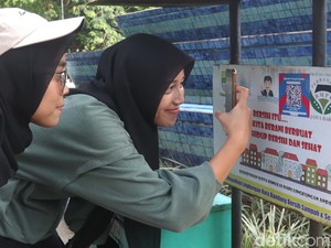 Keseruan Wargi Bandung Berlomba Jawab Kuis di Bandung Treasure Hunt