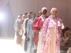 Ria Miranda Angkat Budaya Makassar dan Hadirkan Crop Top untuk Koleksi 2024