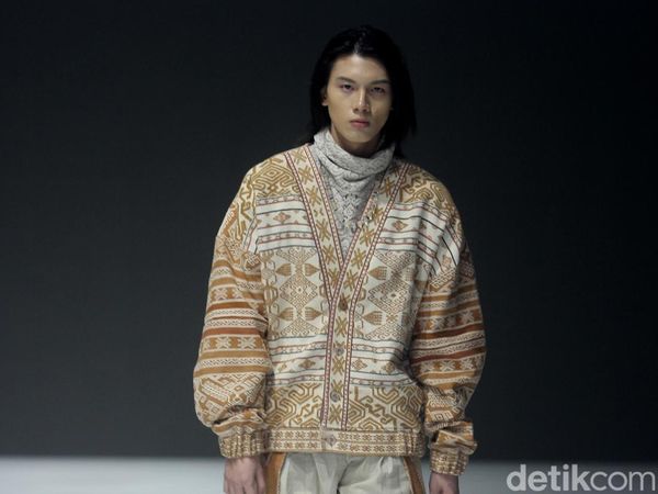 Foto: 10 Busana Pria dari Tenun NTT Karya Temma Prasetio, Stylish dan Modern