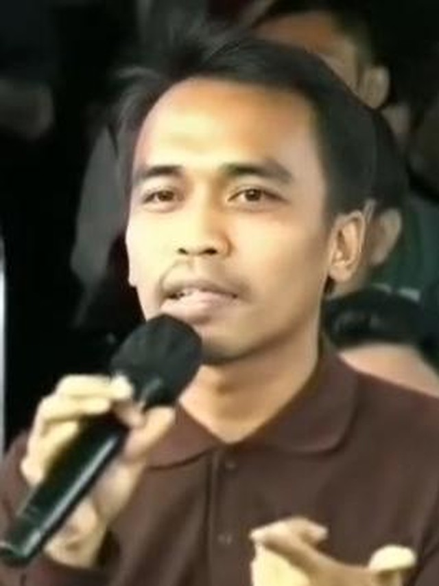 Materi Tepi Jurang Komika Aulia