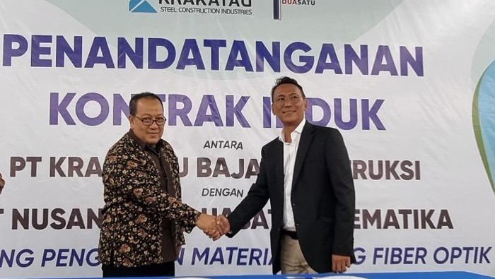 PT Krakatau Baja Konstruksi (KBK) dan PT Nusantara Duasatu Telematika (T21) menandatangani kesepakatan pengadaan tiang fiber optik KBK guna mempercepat pemerataan akses internet di Indonesia.
