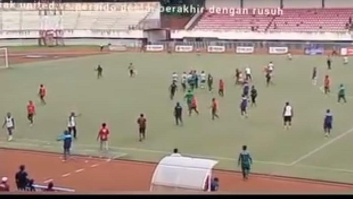 Laga Liga 3 Zona Papua antara Persido Dogiyai Vs Biak United berakhir ricuh.