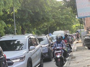 Lalin Lenteng Agung Arah Tanjung Barat Macet, Warga: Kendaraan Numpuk