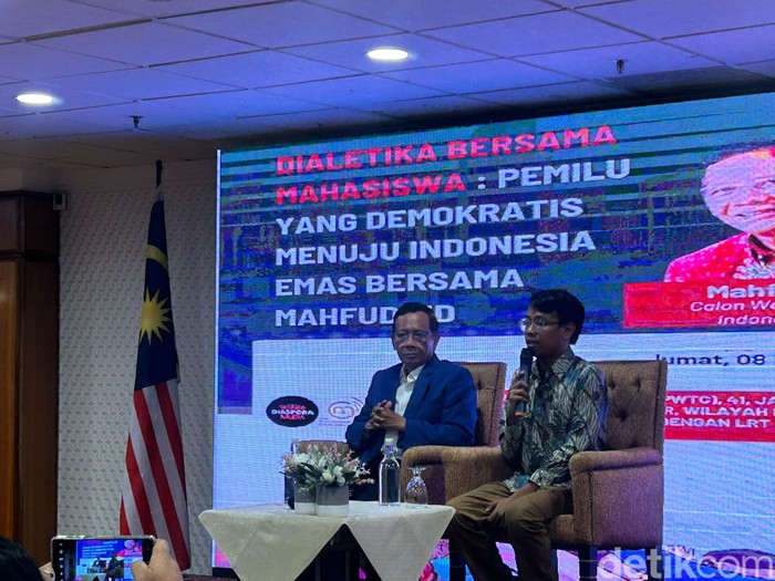Mahfud Md di Malaysia, 8 Desember 2023. (Kadek Melda L/detikcom)