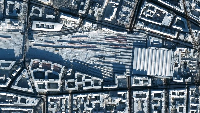 Munich Memutih Akibat Salju Snow covers the Olympic Park at Munich, Germany, December 3, 2023. Maxar Technologies/Handout via REUTERS THIS IMAGE HAS BEEN SUPPLIED BY A THIRD PARTY NO RESALES. NO ARCHIVES. MANDATORY CREDIT. DO NOT OBSCURE LOGO