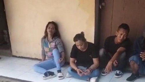 Para pelaku pengedar narkoba jenis sabu yang berhasil ditangkap oleh tim Res Narkoba Polres Bima Kota (screenshot video).