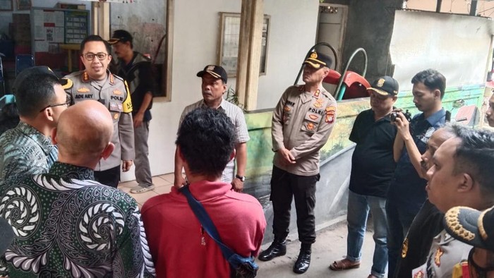 Polres Jaksel meminta masyarakat di Kebayoran Baru meningkatkan kewaspadaan terhadao kriminalitas