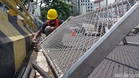 Seperti diketahui, Jembatan Suhat yang dibangun sejak tahun 1988 itu sempat ramai diberitakan beberapa waktu lalu karena menjadi lokasi bunuh diri seorang pemuda berinisial TSJ warga Kabupaten Malang.