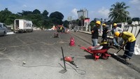 Pembangunan jembatan Otista yang menggunakan anggaran dari bantuan Pemerintah Provinsi Jawa Barat tersebut telah memasuki tahap akhir yang mencapai 96 persen dengan target selesai pada pertengahan Desember 2023.  
