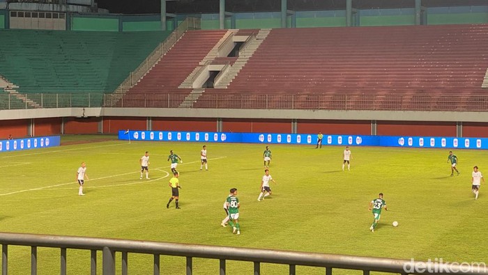 PSS Sleman vs RANS Nusantara di Stadion Maguwoharjo, Sleman, Jumat (8/12/2023).