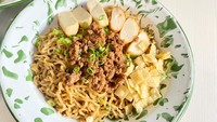 Begitu juga dengan menu Mie Goreng Mala (Rp 38.000) yang tak kalah favorit di sini.  Foto: detikFood