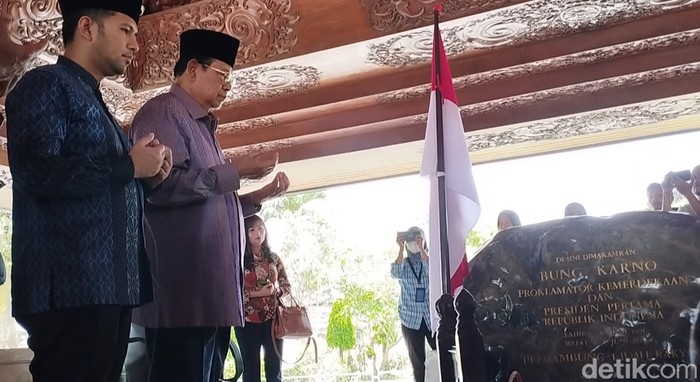 SBY berziarah ke Makam Bung Karno di Blitar