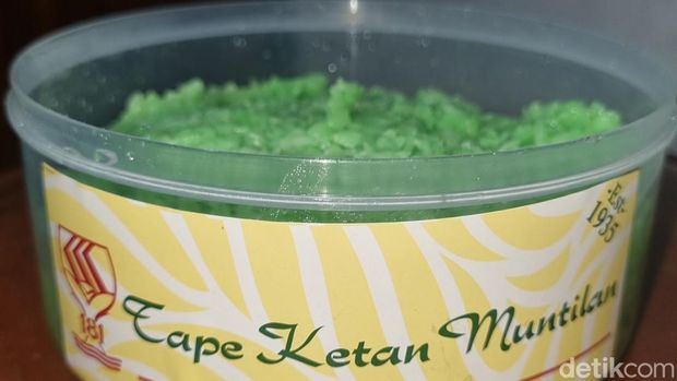 Tape ketan, oleh-oleh khas Muntilan di Toko Tape Ketan 181, Muntilan