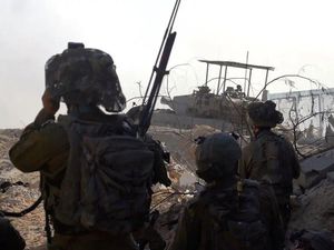 Beredar Video Tentara Telanjangi Puluhan Pria di Gaza, Israel Dikecam