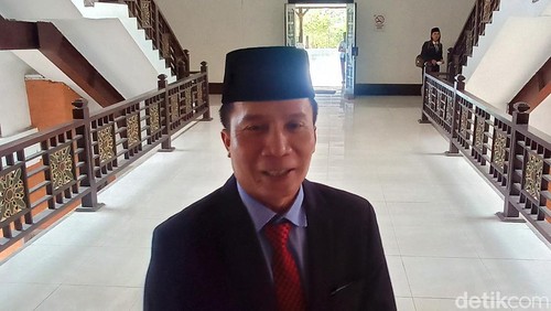 Kepala DPMPTSP Kabupaten Karangasem I Ketut Mertadina (foto: I Wayan Selamat Juniasa)