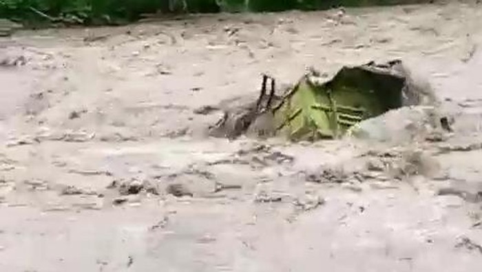 Lokasi truk hanyut terbawa arus sungai Kacangan.