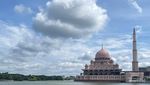 Seru Juga Keliling Putrajaya Naik Cruise, Harus Coba Saat Liburan ke Malaysia