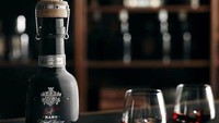 Walaupun dikemas dengan ukuran yang kecil, Ampoule from Penfolds dijual dengan harga yang mahal. Harga per botolnya mencapai Rp 2,6 miliar. Foto: Wealthy Gorilla