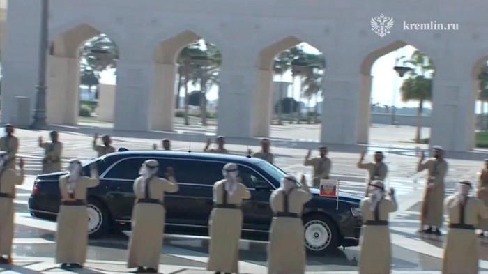 A limousine carrying Russian President Vladimir Putin arrives at Qasr Al Watan, Abu Dhabi, United Arab Emirates December 6, 2023, in this still image taken from video. Kremlin.ru/Handout via REUTERS ATTENTION EDITORS - THIS IMAGE WAS PROVIDED BY A THIRD PARTY. MANDATORY CREDIT.