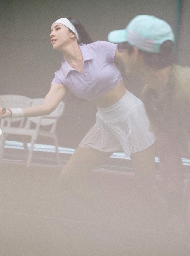 Mengenakan busana crop top, perut rata Anya Geraldine jelas terlihat. “Body anya kek barbie bgt ga sih,” komentar salah seorang netizen. Foto: Instagram/@anyageraldine