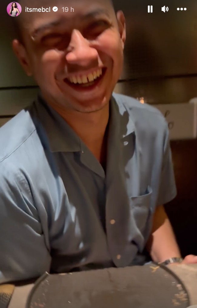 Walaupun terlihat malu-malu namun ekspresi bahagia jelas terpancar di wajah suami BCL tersebut. Ia juga mengucapkan terima kasih kepada BCL. Foto: Instagram/@itsmebcl