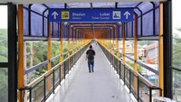 Menhub menuturkan, pemerintah terus mendorong masyarakat beralih ke transportasi massal, untuk mengatasi permasalahan kemacetan, polusi udara, tingginya angka kecelakaan, dan permasalahan lainnya.