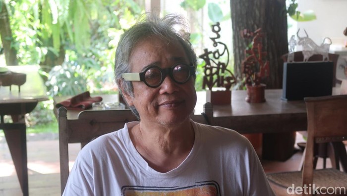 Budayawan Butet Kartaredjasa saat ditemui di kediamannya, Bantul, Sabtu (9/12/2023).