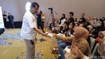 Seru dan Penuh Kejutan! Bikin Kue Natal bersama Chef Yongki Gunawan