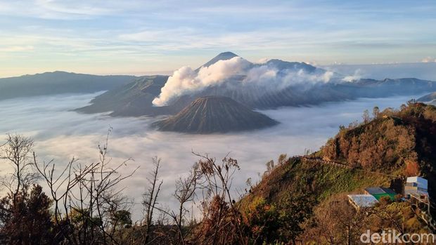 Panorama kawasan di Gunung Bromo.