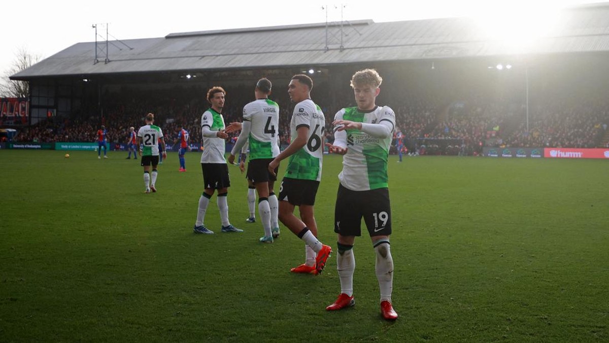 Kamehameha Harvey Elliott di laga Crystal Palace vs Liverpool. (Foto: REUTERS/HANNAH MCKAY)