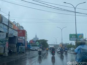 Cuaca Makassar Hari Ini 22 November: Siang-Malam Hujan Disertai Kilat-Petir