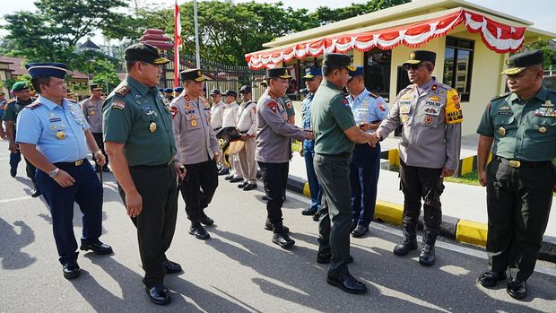 Kapolri Jenderal Listyo Sigit Prabowo dan Panglima TNI Jenderal Agus Subiyanto melakukan kunjungan kerja ke Polda Maluku, Sabtu (9/12/2023).