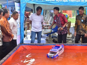 Guru Honorer OKI Ciptakan Kapal Pembersih Sungai, Bisa Angkut Ratusan Kg Sampah