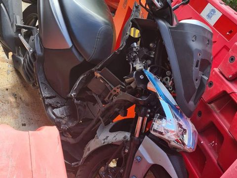 Kondisi sepeda motor yang terlibat kecelakaan di Jalan Jogja-Wonosari, Putat, Kapanewon Patuk, Gunungkidul, Sabtu (9/12/2023).