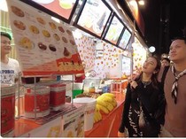 Keseruan Mahalini saat Wisata Kuliner di Thailand bareng Rizky Febian