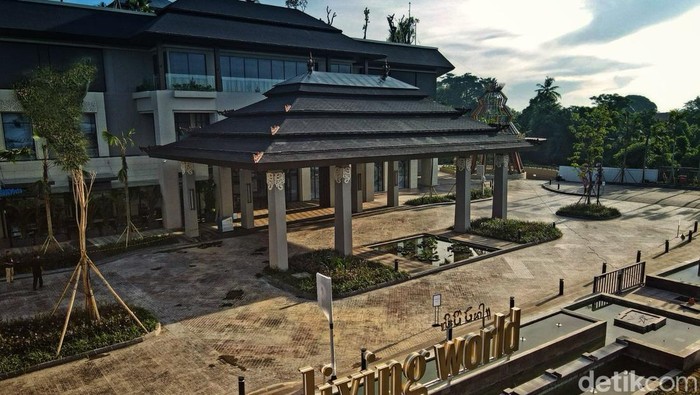 Mall Living World Denpasar