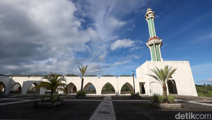 Penampakan kemegahan Masjid Agung Natuna di wilayah Ranai, Kabupaten Natuna.