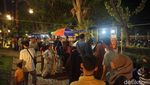 Menikmati Malam di Taman Surya Balai Kota Surabaya
