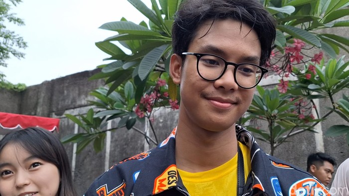 Mutiara Baswedan, Alam Ganjar, dan Ibnu Riza keponakan Prabowo main bareng di Kemang, Jaksel, 9 Desember 2023. (Rumondang Naibaho/detikcom)