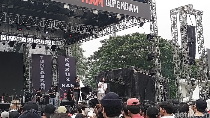 Panggung Rakyat bertema Bongkar digelar ASDi di Stadion Madya GBK, 9 Desember 2023. (Tina Susila/detikcom)