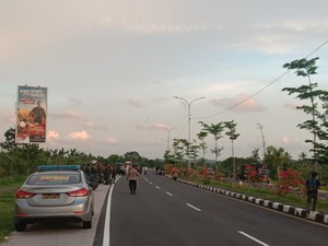 Polisi Sekat Bypass Mandalika Buntut 2 Kampung Bentrok di Lombok Tengah
