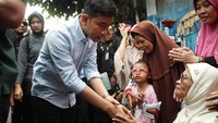 Lokasi blusukan Gibran di Cempaka Putih berada di dalam gang.