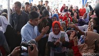 Ini adalah lokasi kedua yang dikunjungi Gibran dalam rangkaian kampanye hari ini.